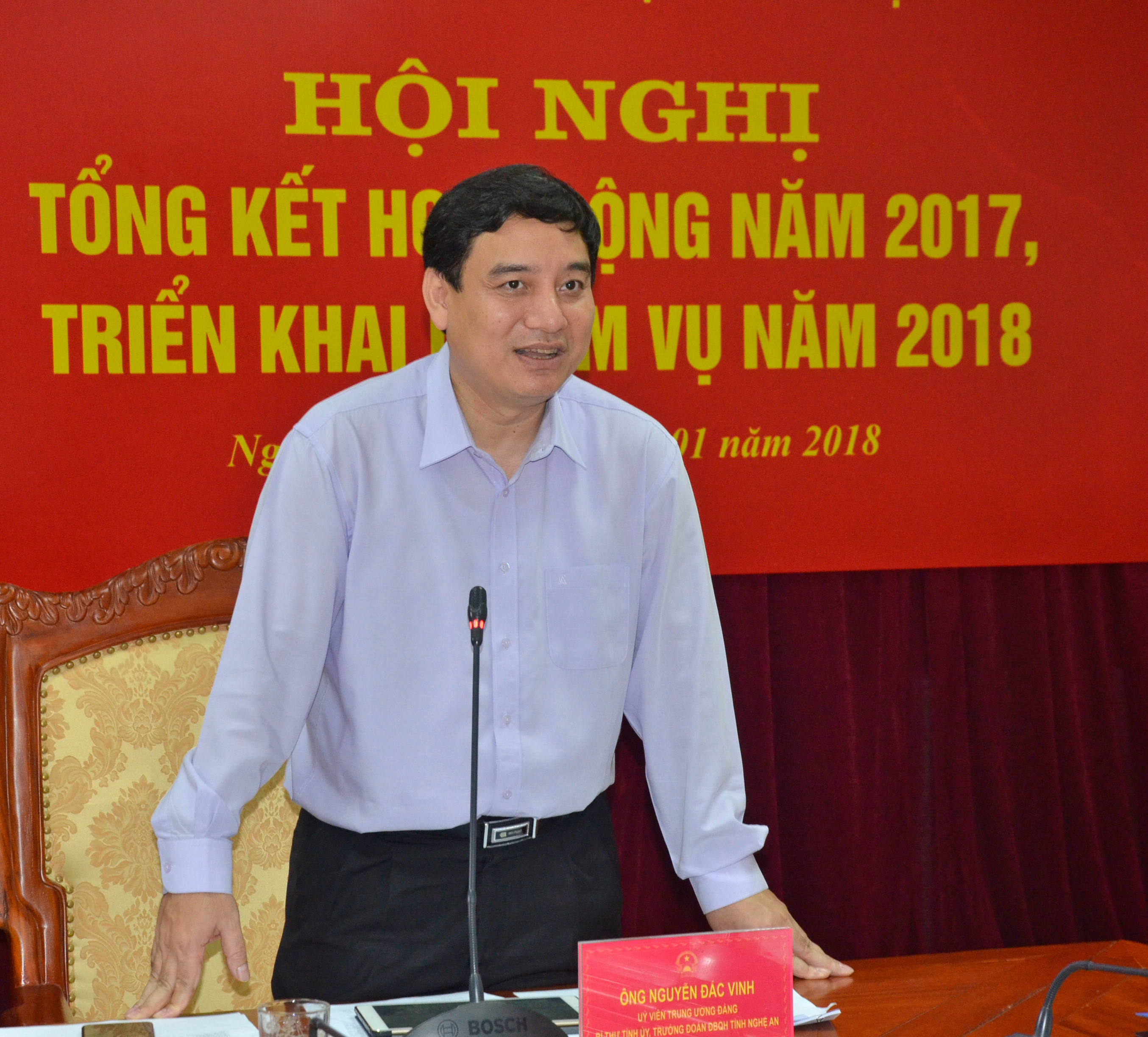 Bí thư Tỉnh ủy Nguyễn ĐắcVinh chủ trì hội nghị. Ảnh Thanh Lê