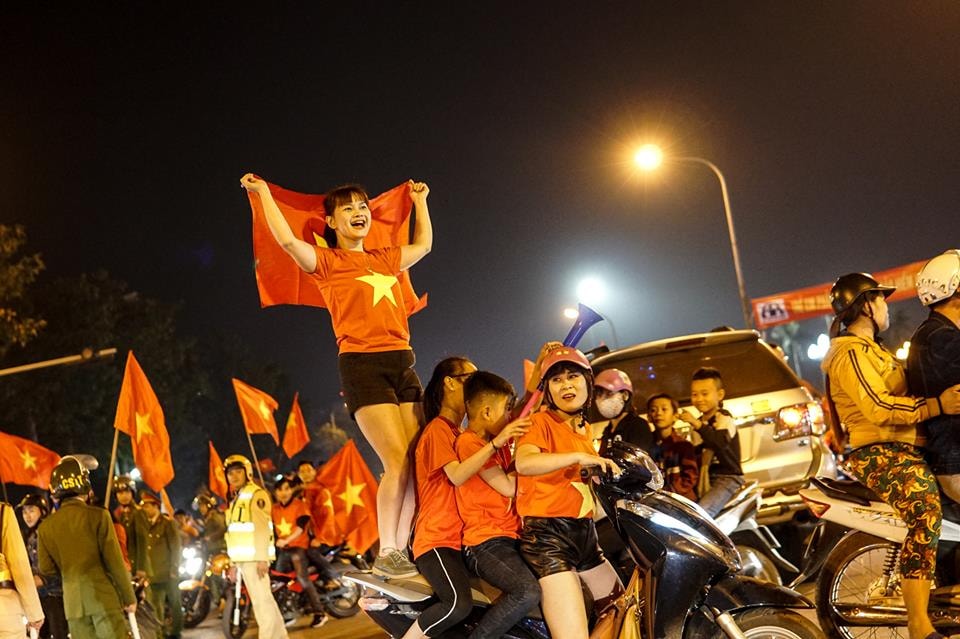 Niềm phấn khích tưởng như đến tột cùng trước chiến thắng của đội tuyển bóng đá U23. Ảnh: Lê Thắng