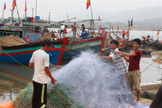 Ngư dân Nghệ An luôn tuân thủ chủ quyền lãnh hải Việt Nam khi đánh bắt xa bở. Ảnh: Internet