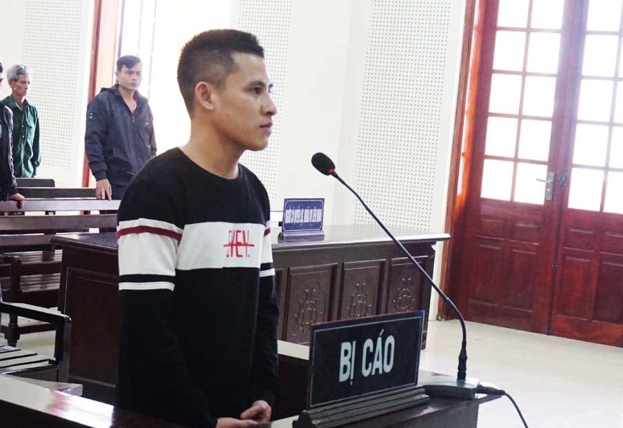 Nguyễn Hồ Tuấn  tại tòa. Ảnh: Như Bình