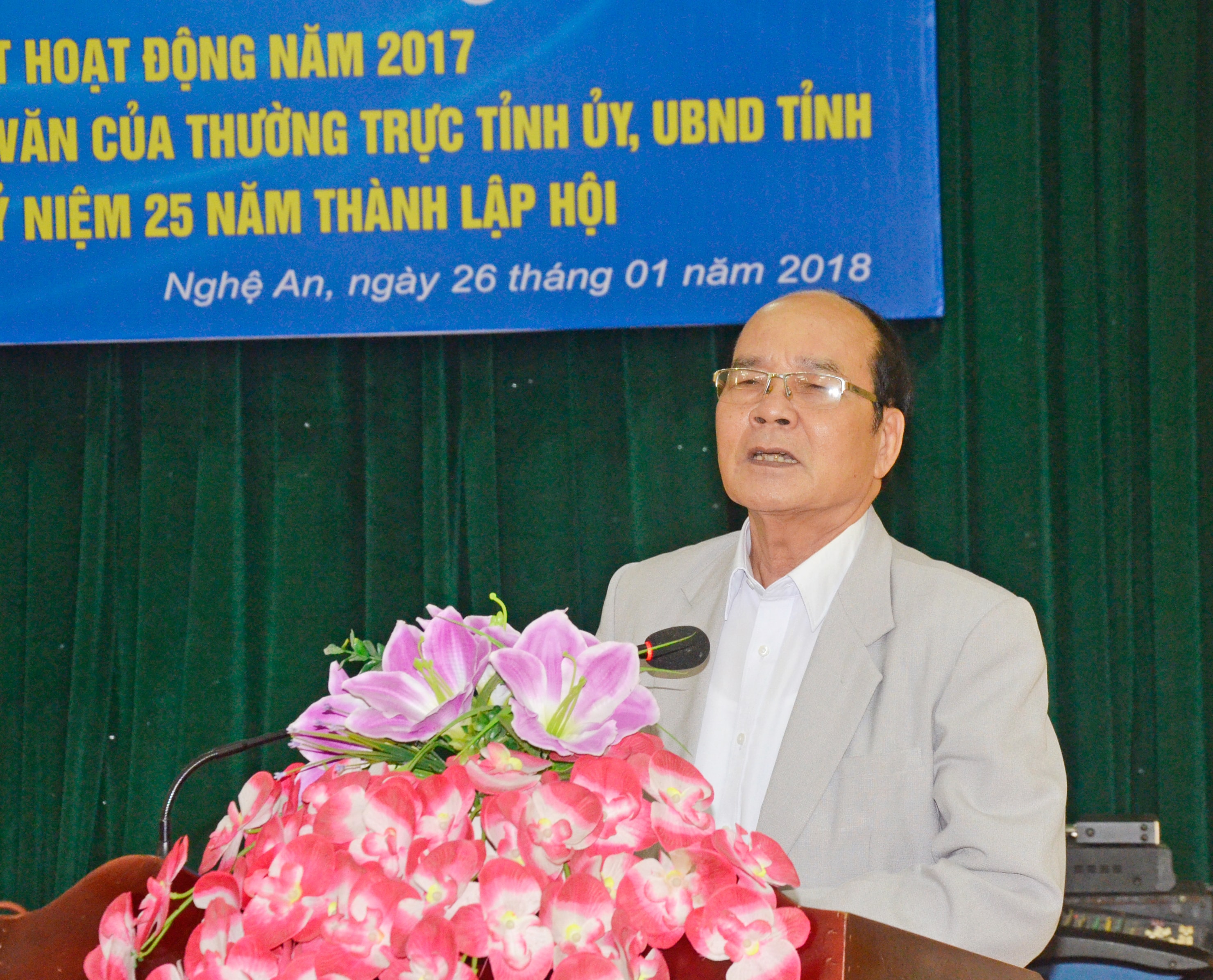 Ông Nguyễn Hải Thanh- Chủ tịch Hội báo cáo công tác năm 2017. Ảnh Thu Hương