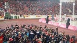 Người hâm mộ cuồng nhiệt chào đón cầu thủ U23 tại sân Mỹ Đình