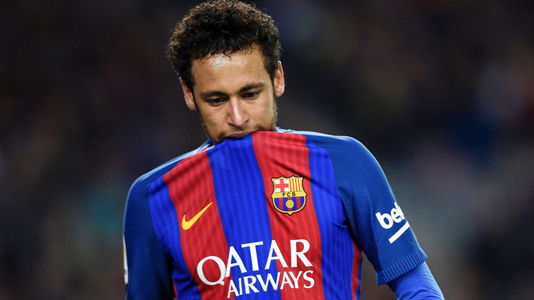 Neymar cũng có mùa giải đầu tiên khá khó khăn ở sân Camp Nou. Ảnh: Internet