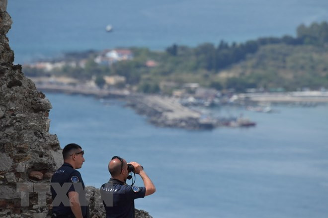 Cảnh sát Italy làm nhiệm vụ tại Taormina, đảo Sicily. Nguồn: AFP/TTXVN