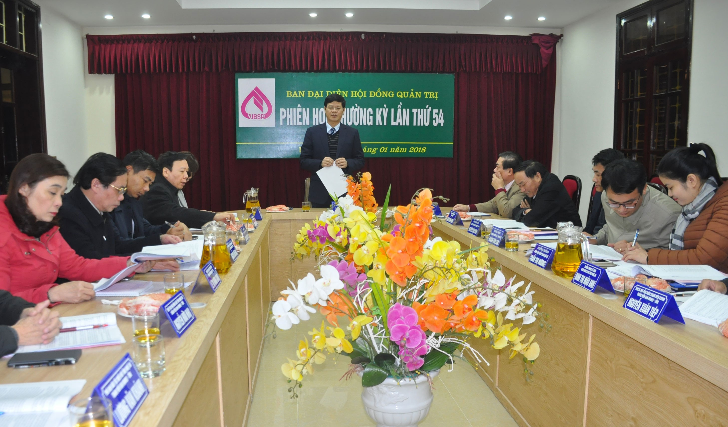 Đồng chí phó Chủ tịch UBND tỉnh Lê Xuân Đại chủ trì cuộc họp. Ảnh: Thu Huyền