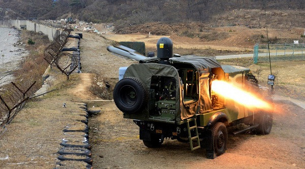 Một tên lửa Spike của Hàn Quốc khai hỏa.