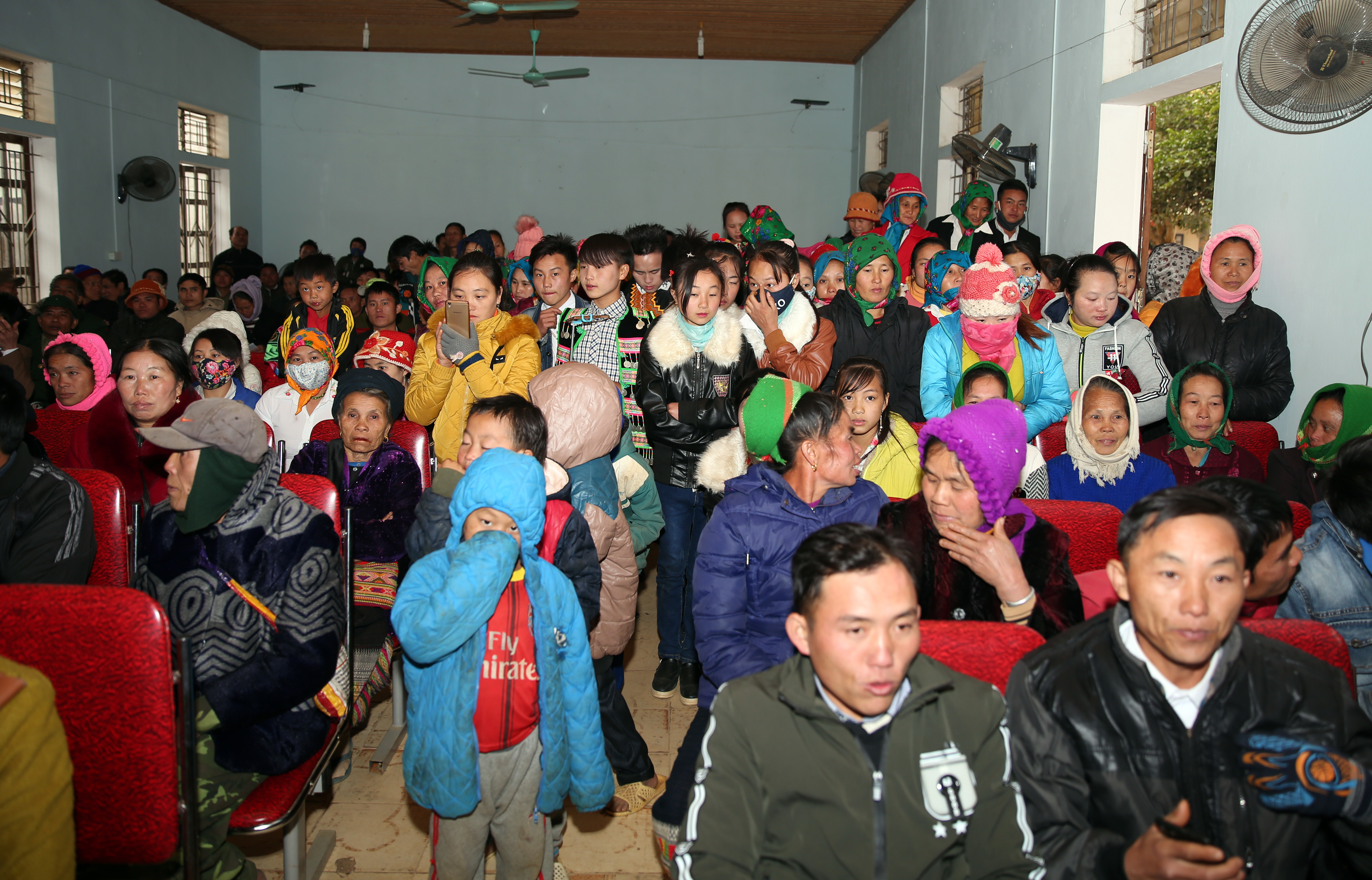 Cộng đồng người Mông và Khơ mú tại hai xã Tri Lễ và Nậm Nhoóng trong ngày 