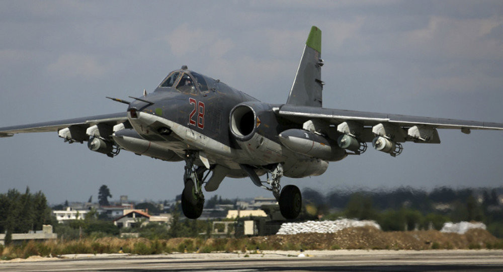 Cường kích Su-25 chuyên dùng cho các nhiệm vụ tấn công mặt đất.