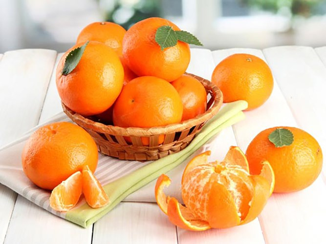 Trái cam giúp giảm huyết áp vì nó có chứa chất chống oxy hóa giúp cải thiện chức năng của mạch máu. Vitamin C có trong cam giúp tăng cường các động mạch và không gây