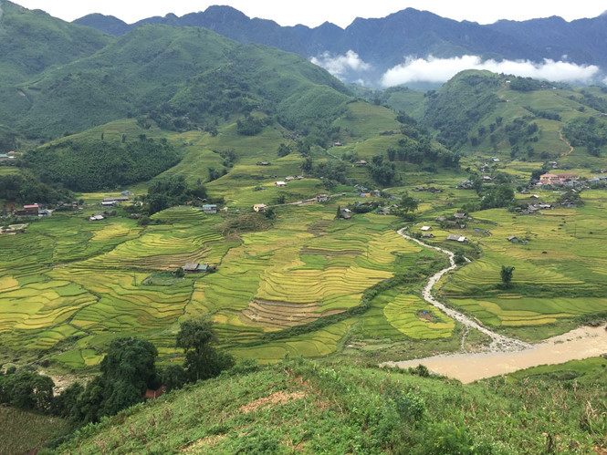 Sa Pa 'hút hồn' du khách bởi vẻ đẹp hùng vĩ, hoang sơ nhưng cũng không kém phần thơ mộng /// Ảnh: H.Mai