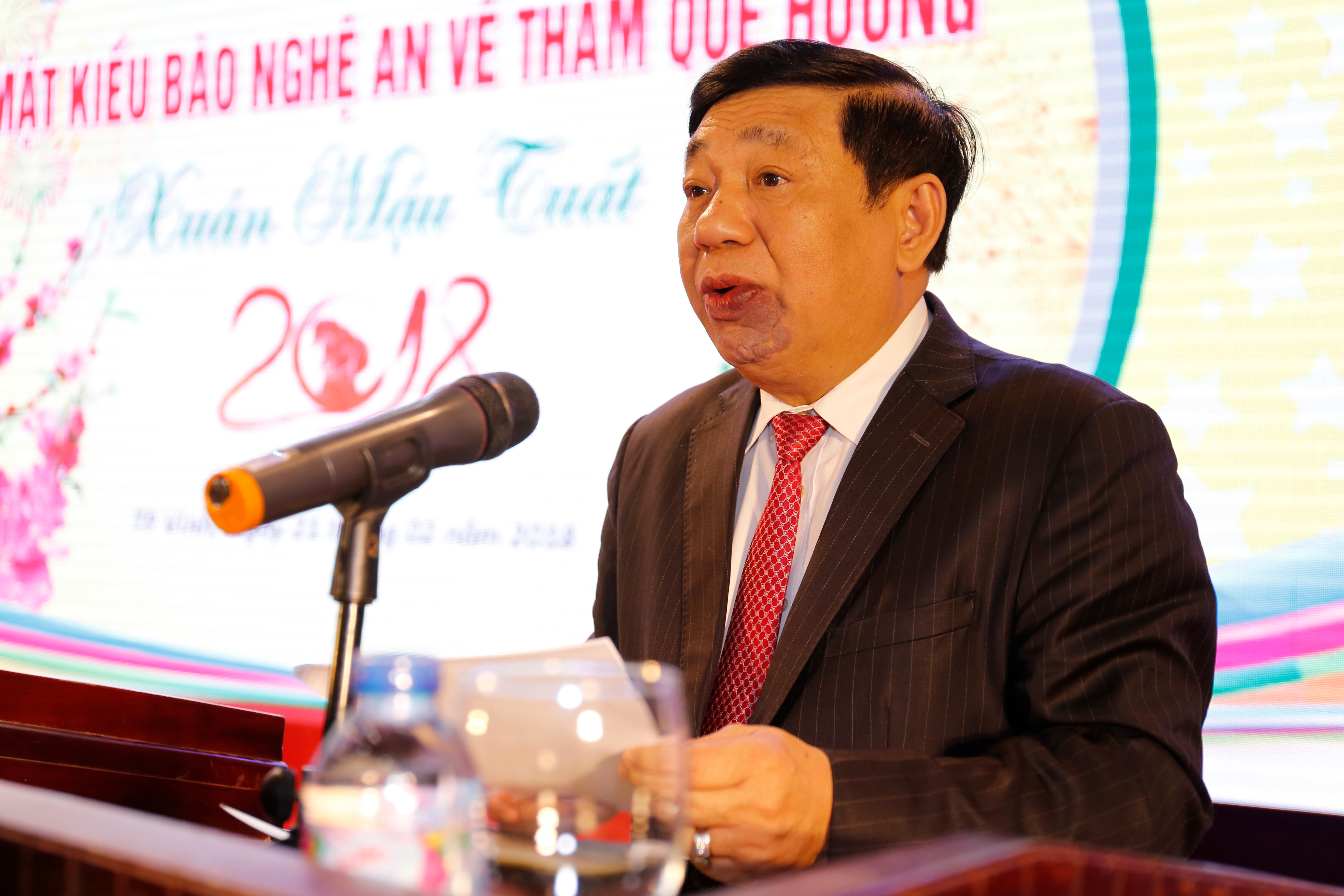 Đồng chí Nguyễn Xuân Đường phát biểu tại cuộc gặp mặt. Ảnh: Đức Anh