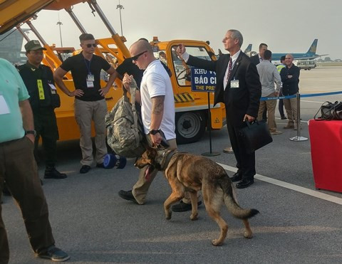 Đội chó nghiệp vụ bảo vệ Tổng thống Trump tại Đà Nẵng tháng 11/2017.