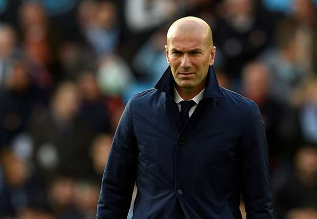 HLV Zidane từng chịu rất nhiều áp lực vì sự sa sút của Real Madrid. Ảnh: Internet