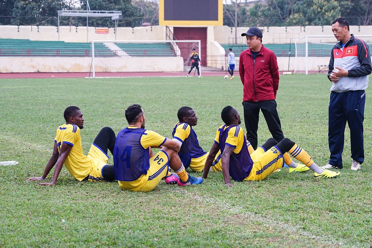 SLNA đang gấp rút tuyển chọn ngoại binh trước thềm V.League 2018. Ảnh: Trung Hà