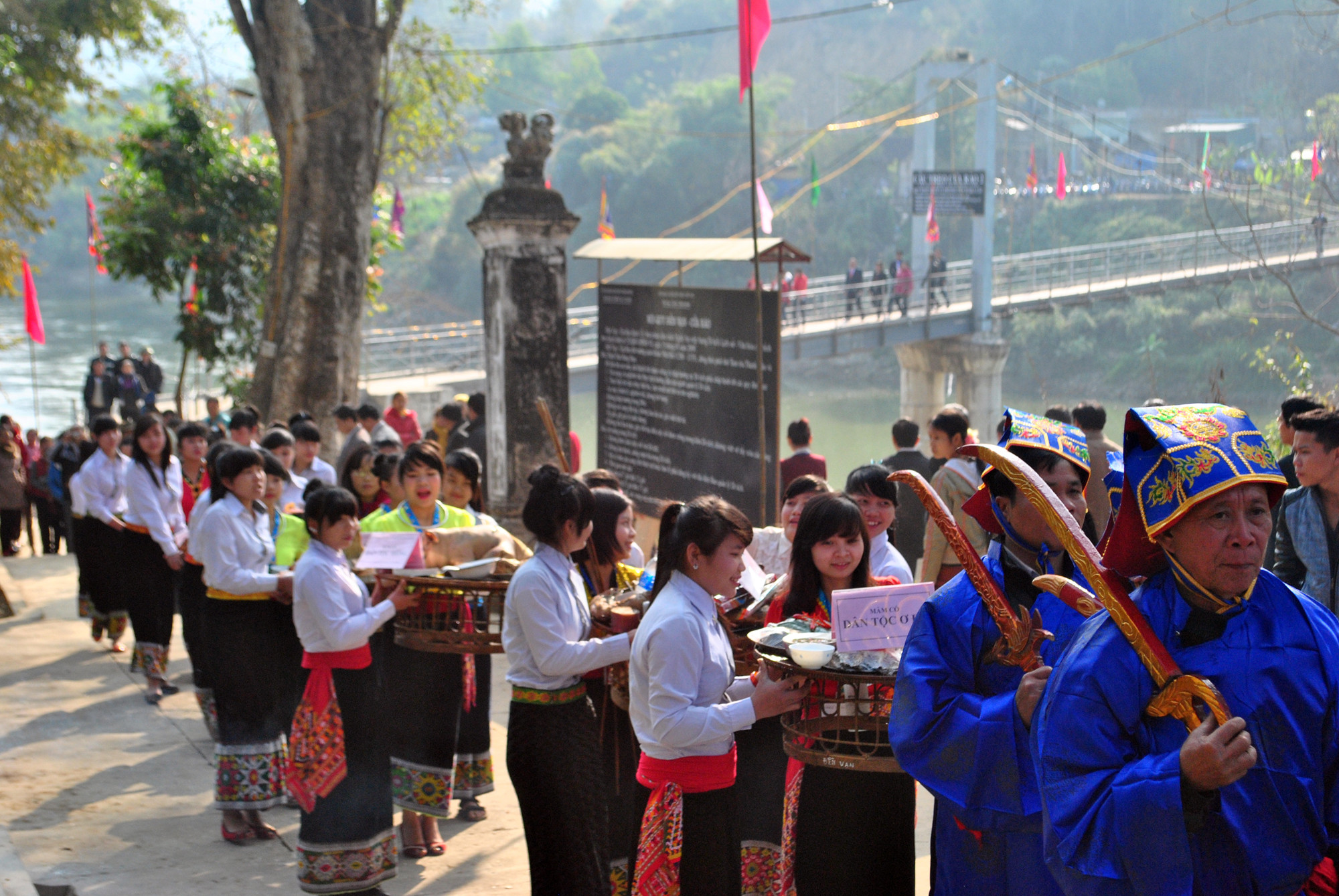 Lễ rước trong lễ hội đền Vạn _ Cửa Rào 2016. Ảnh Hồ Phương