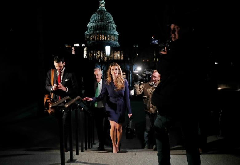 Giám đốc truyền thông của Nhà Trắng, Hope Hicks rời khỏi Capitol của Hoa Kỳ sau khi tham dự cuộc họp kín cửa tại Washington.