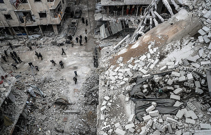 Hiện trường đổ nát tại Động Ghouta, Syria. Ảnh: EPA