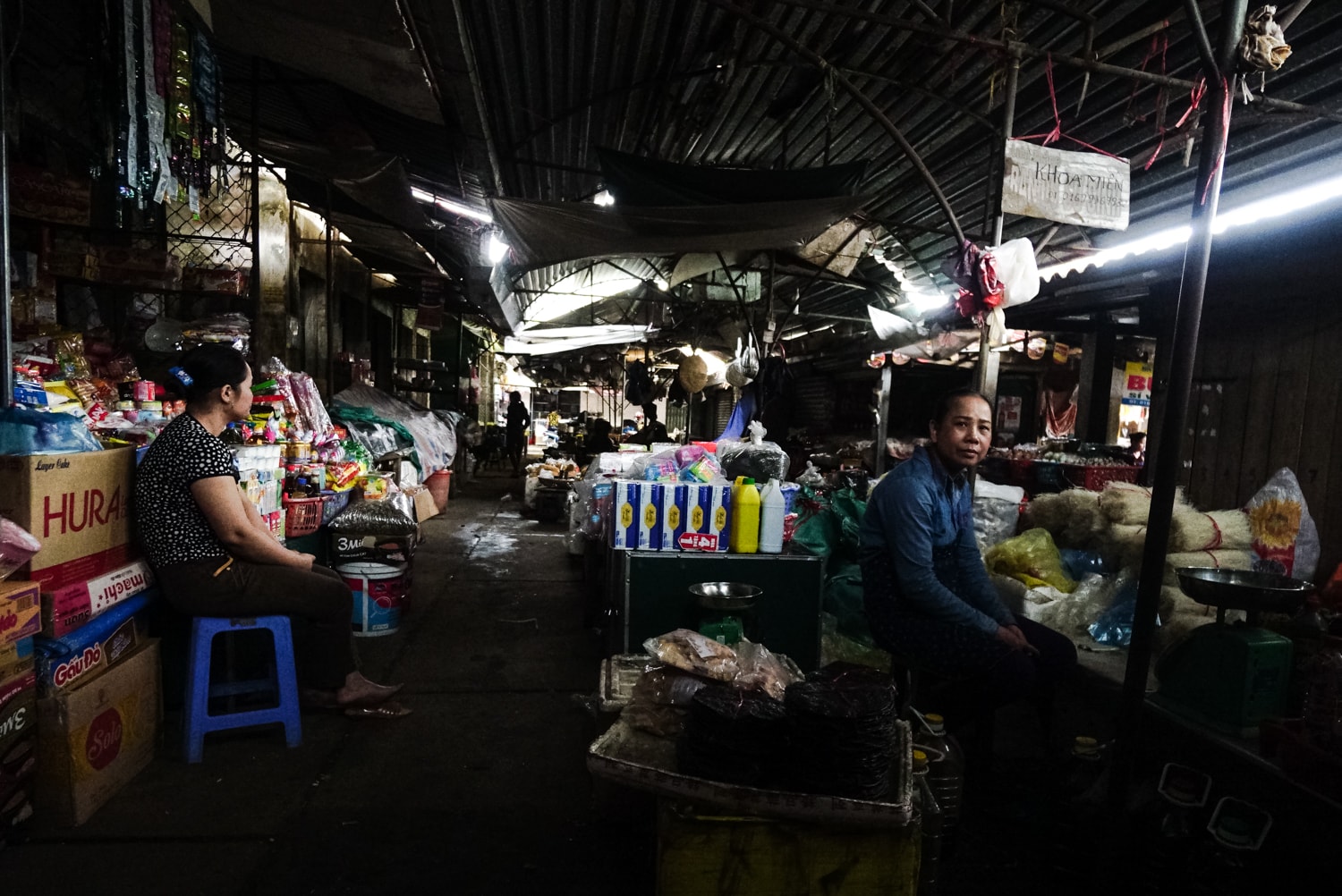 Chợ Sa Nam được hình thành lâu đời trên vùng đất Nam Đàn góc chợ. Ảnh Lê Thắng