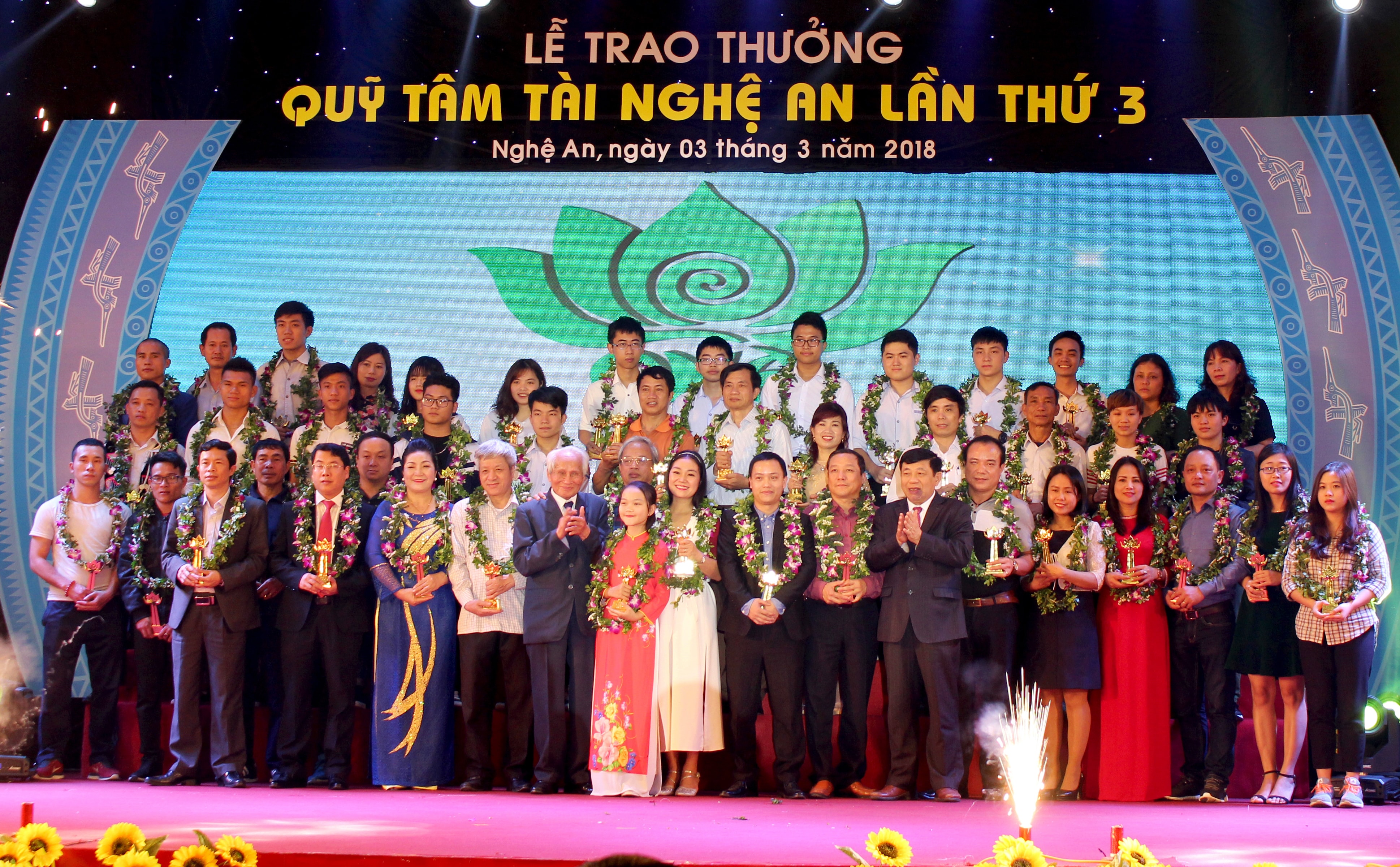 84 tập thể, cá nhân tiêu biểu vinh dự được nhận Giải thưởng Quỹ Tâm Tài Nghệ An lần thứ 3. Ảnh: Đinh Nguyệt