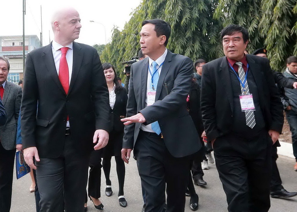 Ông Trần Quốc Tuấn (giữa) đang là ứng viên sáng giá cho vị trí Chủ tịch VFF nhiệm kỳ mới.Ảnh: Internet