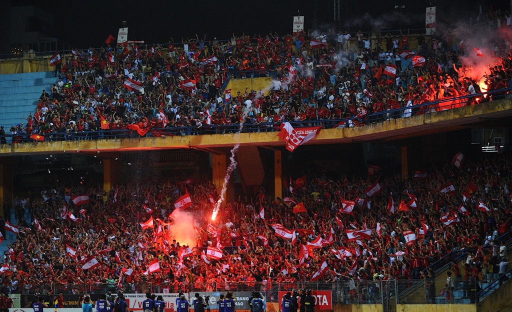 CĐV Hải Phòng luôn mang đến nhiều rắc rối thú vị cho V.League. Ảnh: Internet