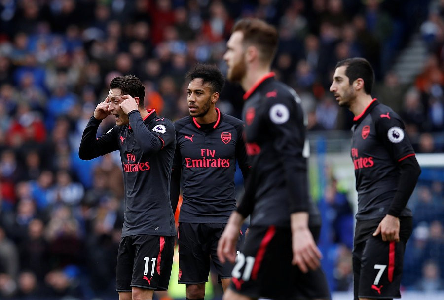 Arsenal đã gần như hết cơ hội lọt vào TOP 4 Premier League sau trận thua 1 – 2 trước Brighton. Ảnh: Internet