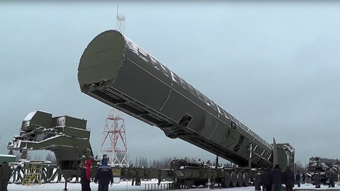 Tên lửa đạn đạo liên lục địa mới của Nga Sarmat. 
