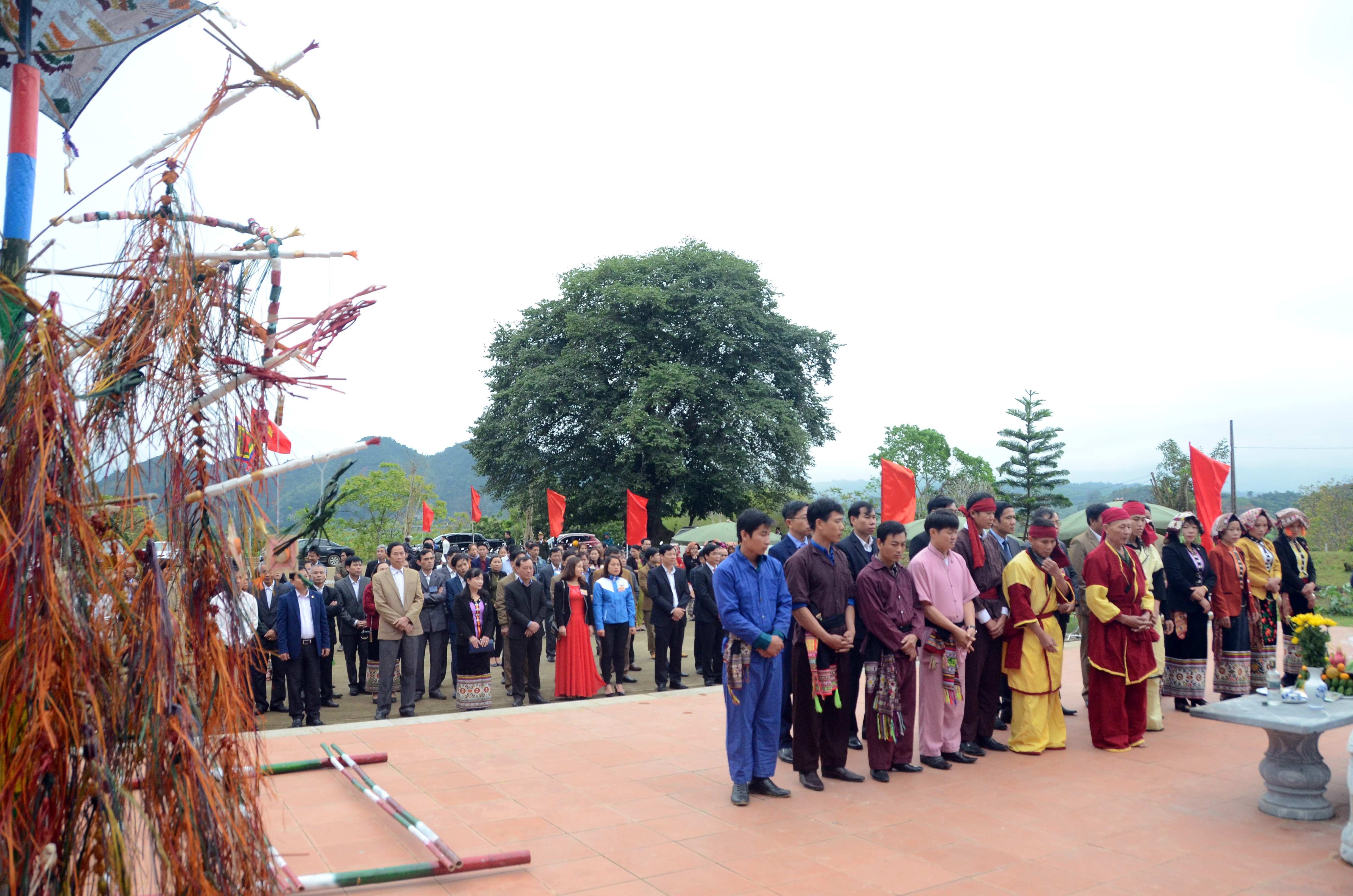 Hàng năm, phàn lễ tâm linh Lễ hội Hang Bua đều được tổ chức tại Đền. Ảnh: Thành Chung