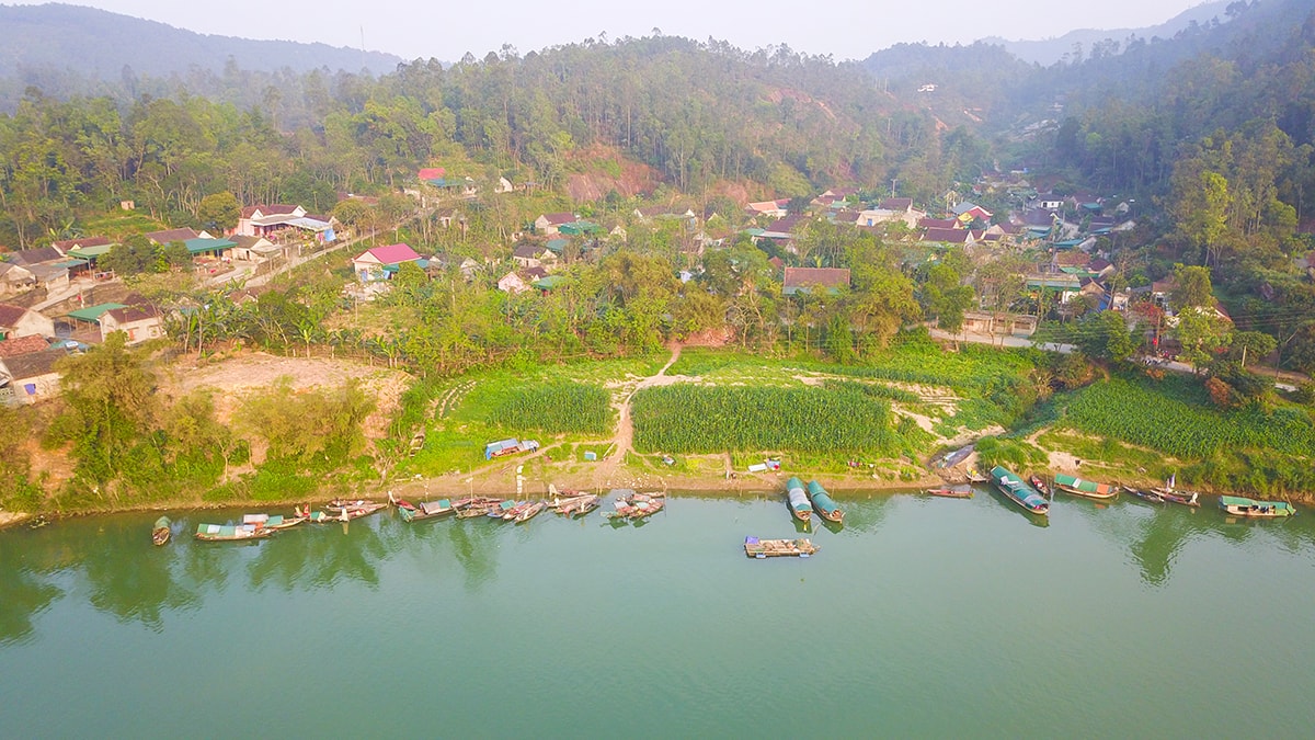 sông Lam xanh biếc. Ảnh: Trung Hà