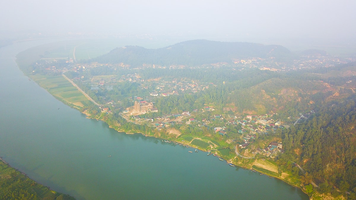 sông xanh. Ảnh: Trung Hà