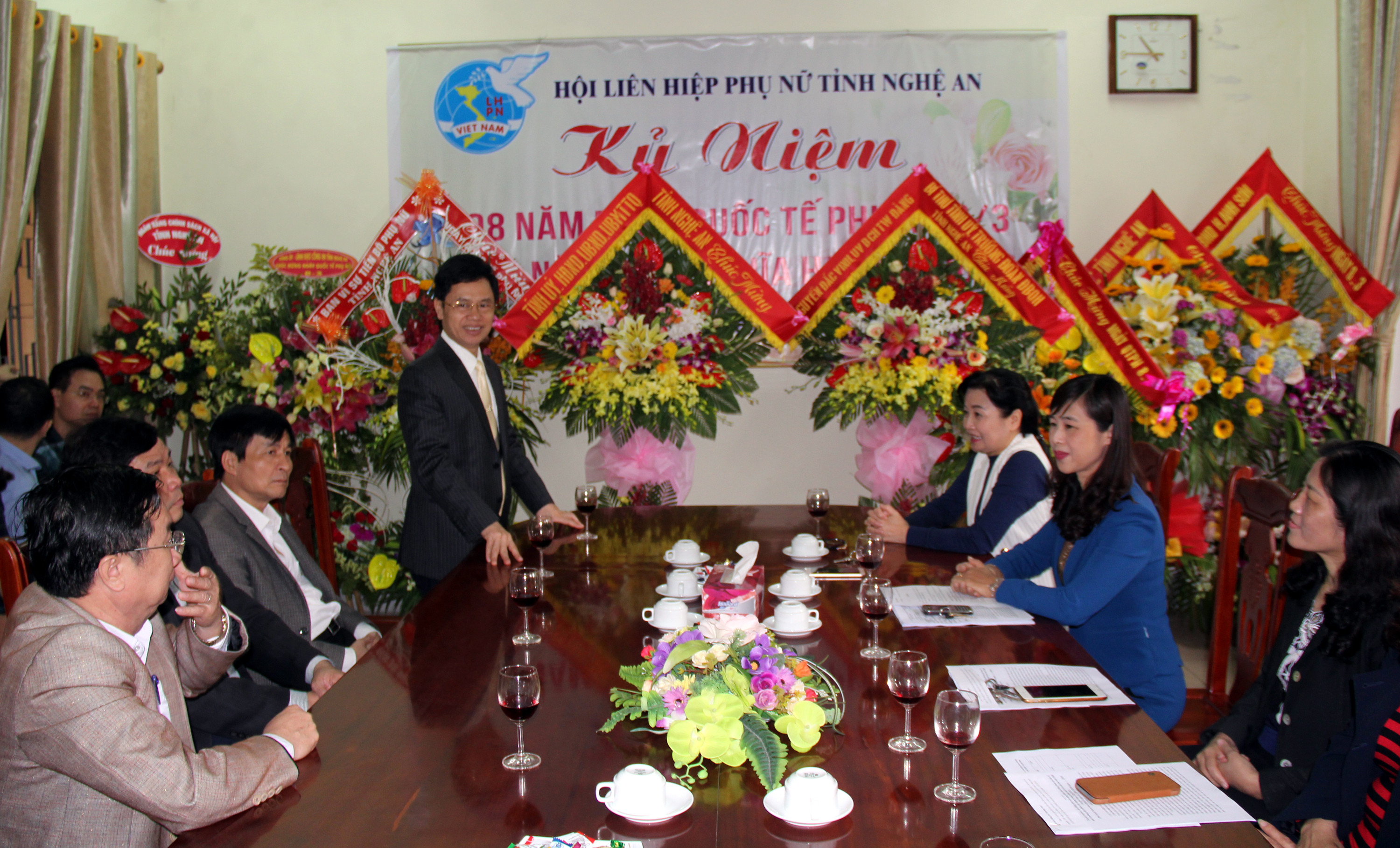 Đồng chí Nguyễn Xuân Sơn phát biểu tại buổi chúc mừng. Ảnh: Tiến Hùng