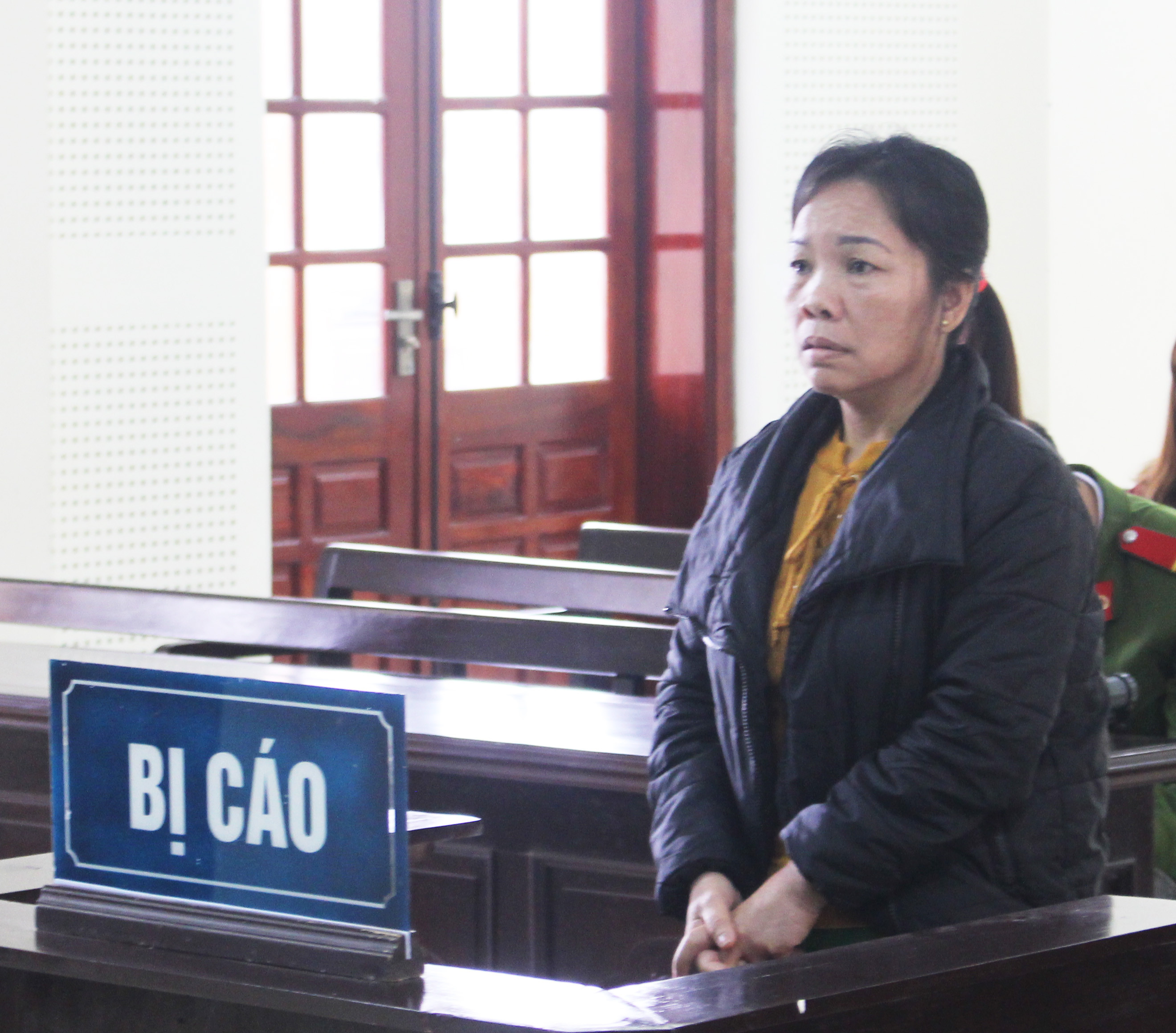 Bị cáo Nguyễn Thị Út Tha trước tòa. Ảnh: Phương Thảo