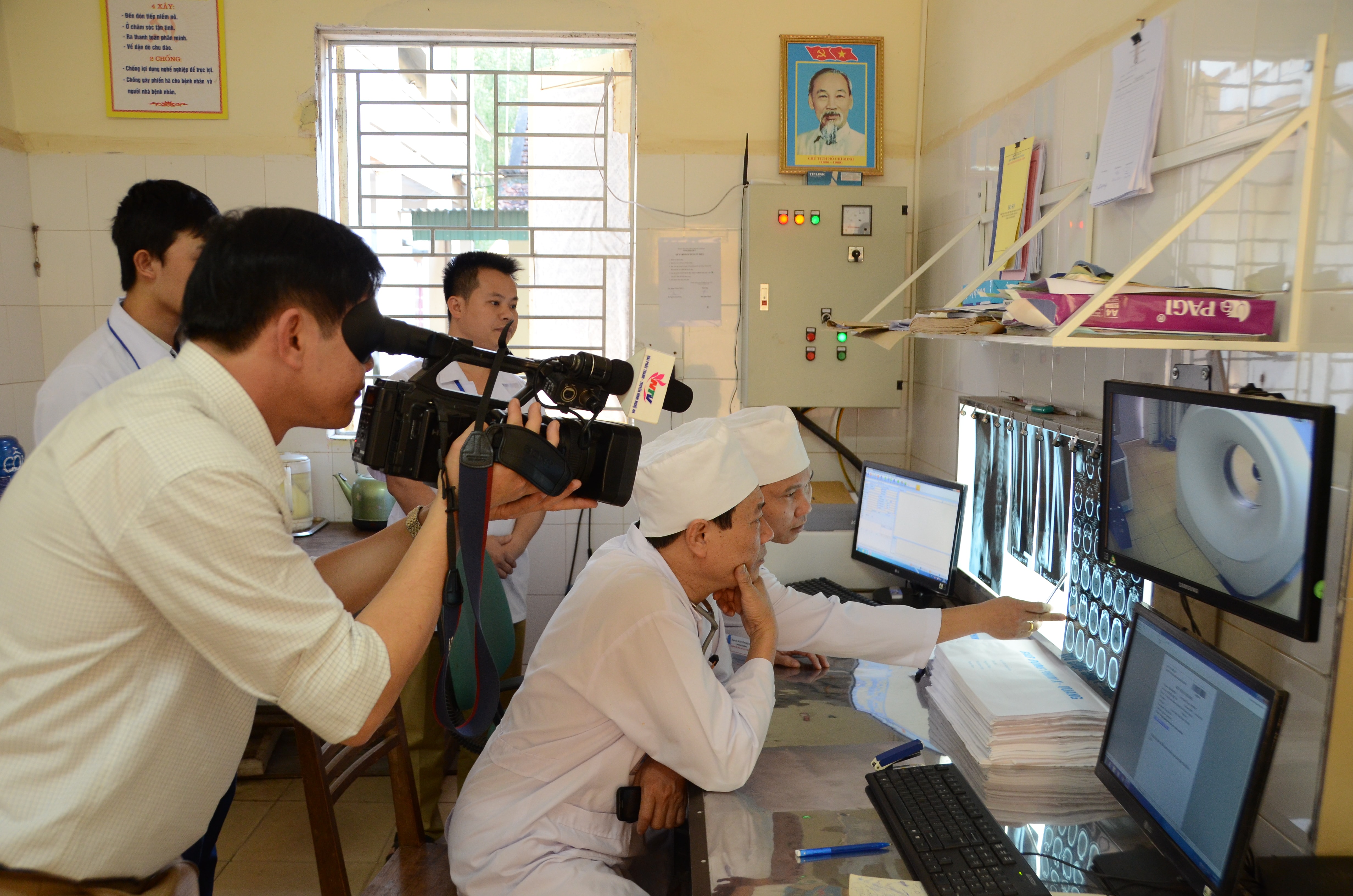 Trong những năm qua, các cơ quan báo chí Trung ương và địa phương đã có sự đồng hành tốt với ngành y tế. Ảnh: Thành Chung