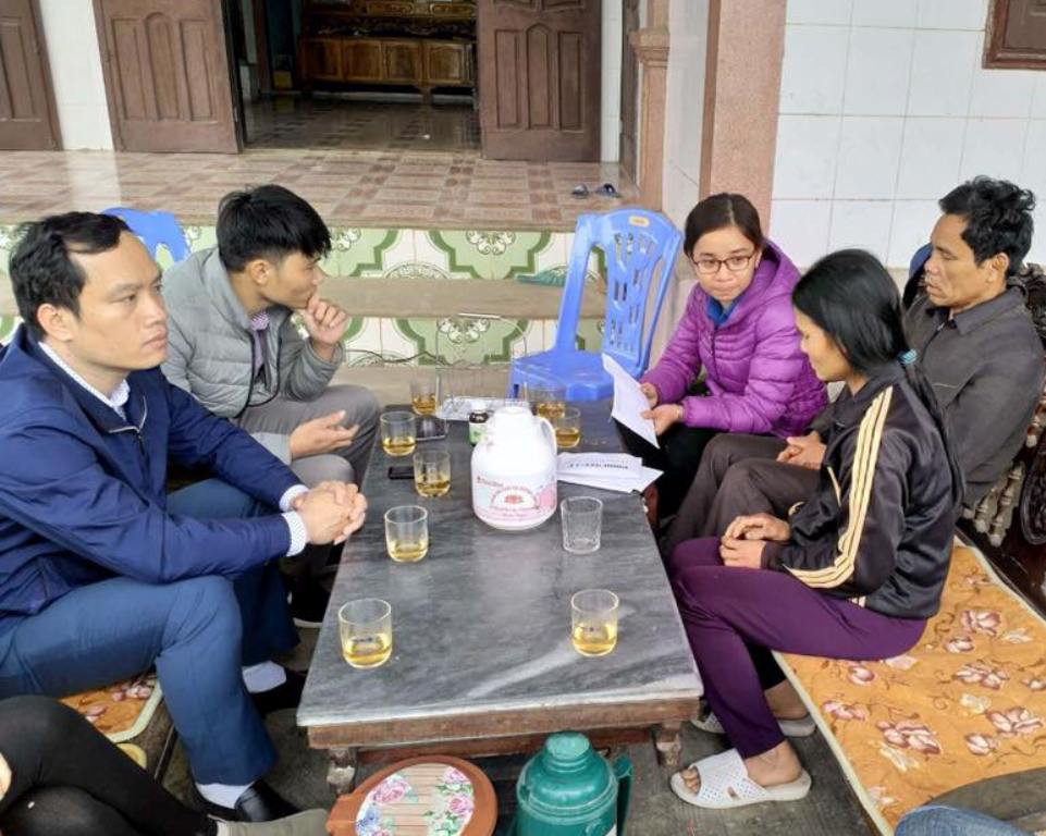 Gần 70 triệu đồng hỗ trợ gia đình cháu bé tử vong do bỏng hố vôi ở Quỳnh Thuận