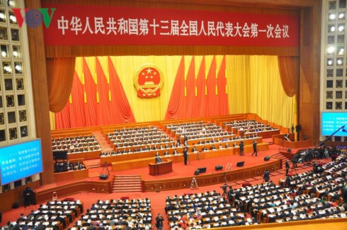 Quốc hội Trung Quốc khóa XIII họp phiên toàn thể thứ Ba - thông qua dự thảo sửa đổi Hiến pháp.