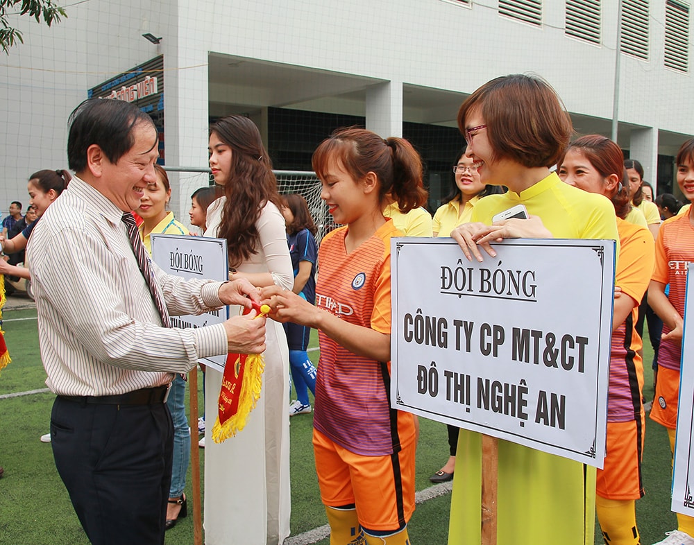 giải bóng đá nữ khối cơ quan doanh nghiệp Ảnh: Chu Thanh