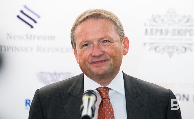 Boris Titov là một vị tổng thanh tra kinh doanh 57 tuổi, lần đầu tiên chạy đua cho vị trí Tổng thống. Trước đó, ông Titov đã có một sự nghiệp thành công trong kinh doanh hóa chất và phân bón.