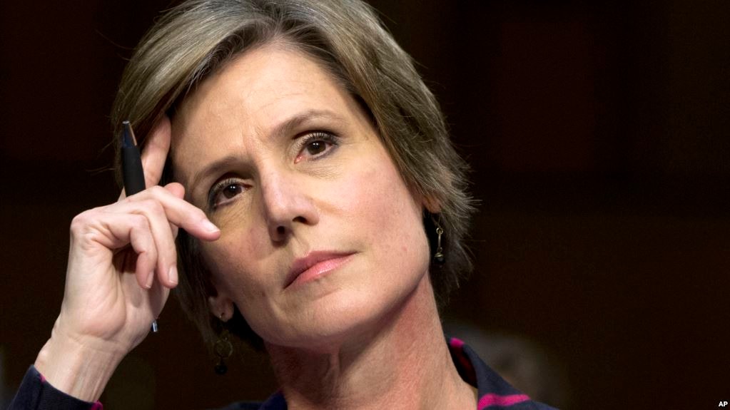 Tổng thống Donald Trump chiều tối ngày 30/1 sa thải quyền Bộ trưởng Tư pháp liên bang Sally Yates sau khi bà có hành động đặc biệt hiếm thấy, kháng cự Tòa Bạch Ốc, từ chối bênh vực sắc lệnh do Tổng thống vừa ban hành cấm những người từ 7 nước có đa số dân theo đạo Hồi nhập cảnh Mỹ.