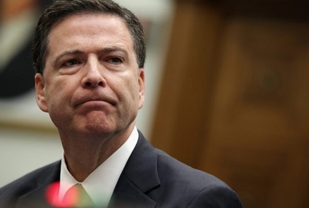Ngày 9/5/2017, Tổng thống Trump sa thải Giám đốc Cục Điều tra liên bang (FBI) James Comey. Đây là quyết định cứng rắn nhưng cũng gây nhiều tranh cãi nhất của Tổng thống Trump cho đến nay.  Tổng thống Trump cho rằng chính cách xử lý không hợp lý của ông Comey trong cuộc điều tra về vụ bê bối thư điện tử của cựu ứng viên Tổng thống Hillary Clinton để làm việc công là lý do sa thải.