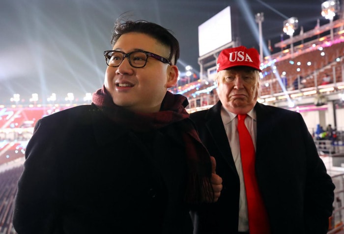 Hai người đóng giả ông Kim Jong Un (trái) và ông Donald Trump từng 