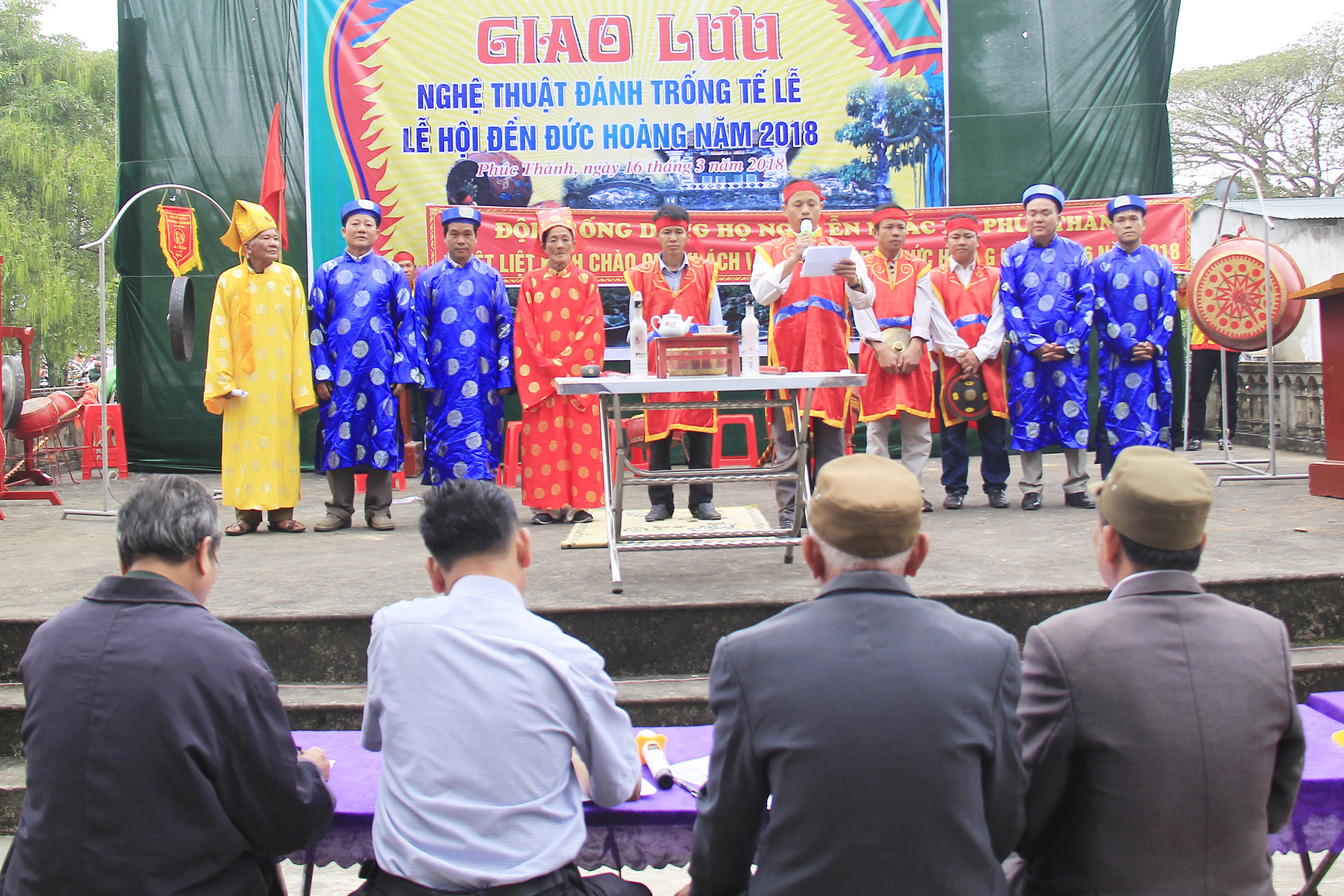 Lễ hội đền Đức Hoàng diễn ra từ ngày 28 tháng Giêng đến ngày mồng 1 tháng Hai âm lịch tại xã Phúc Thành, huyện Yên Thành. Ảnh: Trần Cảnh Yến