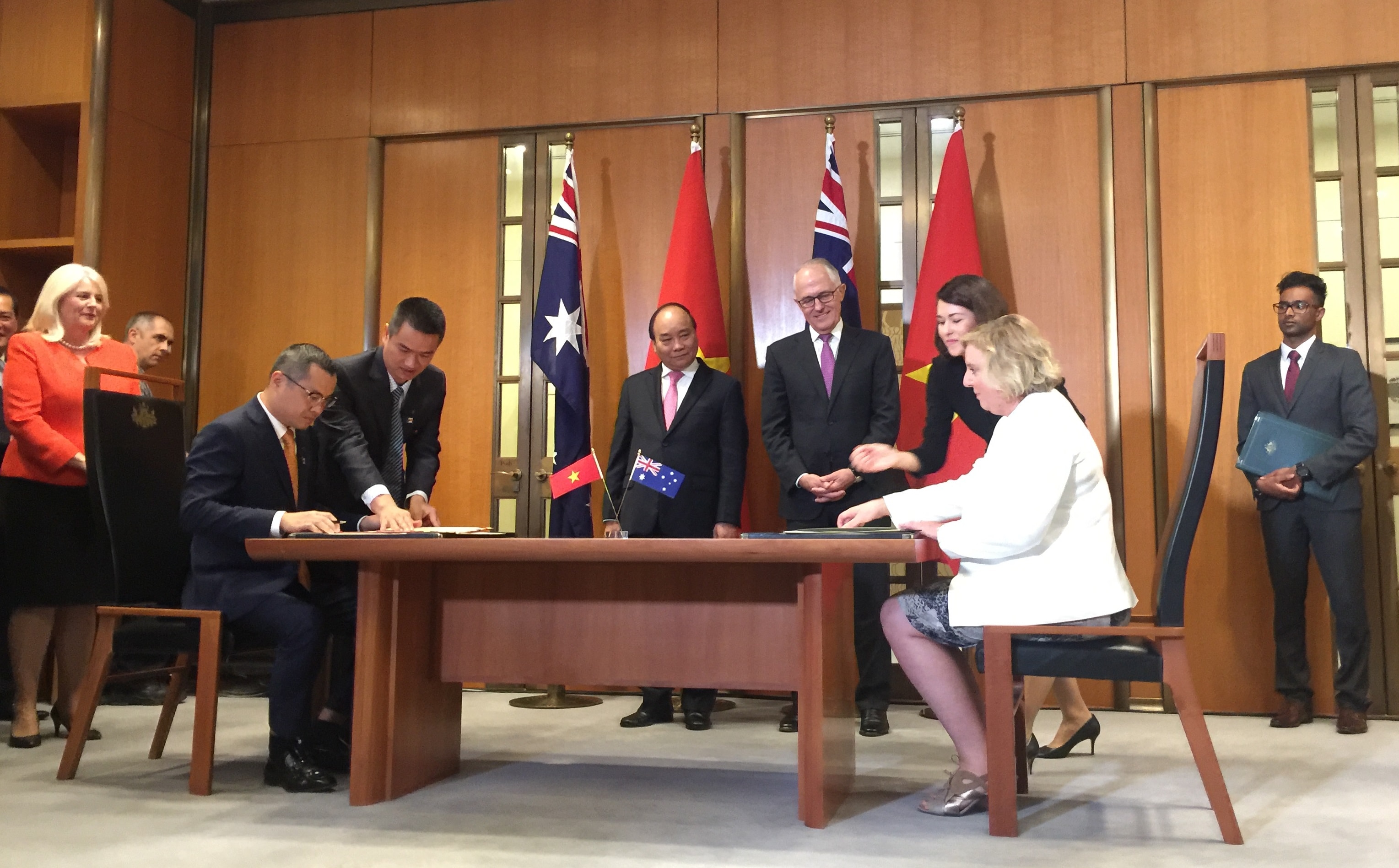 Lễ ký kết Biên bản ghi nhớ hợp tác giữa ACIAR (Úc) và Bộ KH&CN (Việt Nam) tại Canberra. Ảnh: Bình Châu