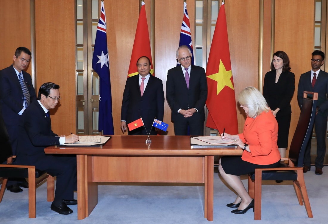 Ký kết giữa Bộ Lao động Thương binh - Xã hội Việt Nam và  Bộ Giáo dục và Đào tạo Australia. Ảnh: Bình Châu