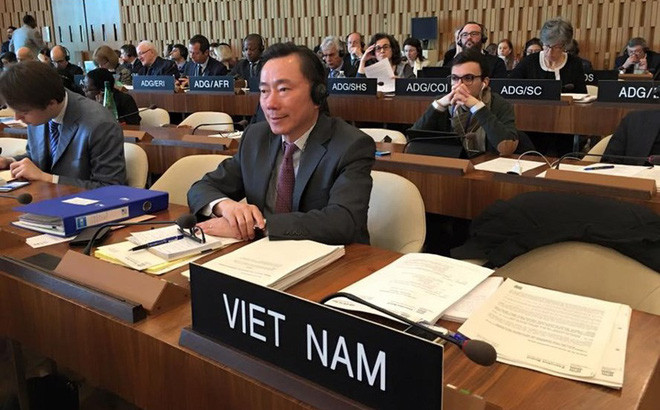 Đại sứ Phạm Sanh Châu trong một phiên họp của UNESCO