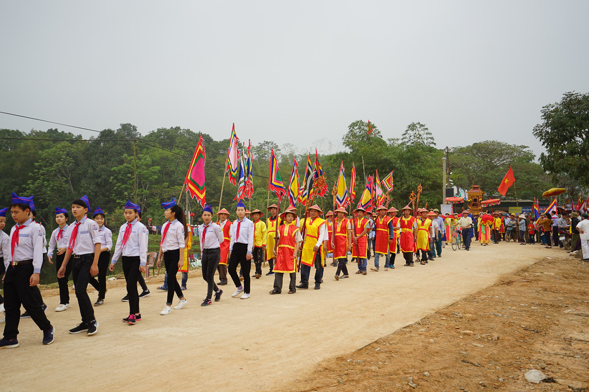 Những năm gần đây Lễ hội đền Đức Hoàng được tổ chức quy mô hơn với nhiều thành phần tham gia. Ảnh: Hồ Chiến