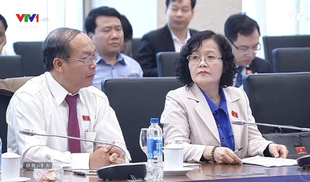 Đại biểu Trần Thị Quốc Khánh nêu câu hỏi với Bộ trưởng Tư pháp về tác động của cuộc cách mạng khoa học công nghệ 4.0