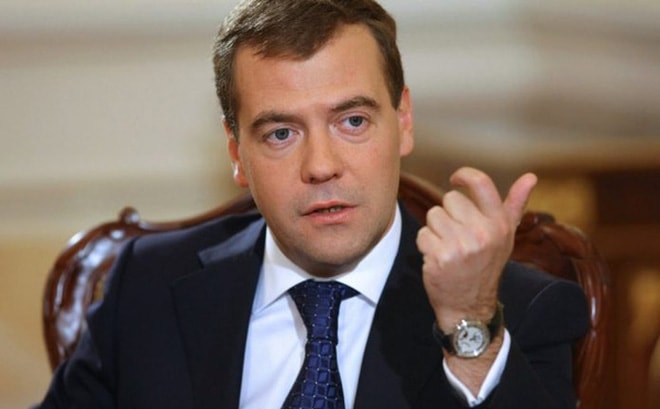 Sau 4 năm giữ chức tổng thống Nga, ông Medvedev năm 2012 đã trao lại vị trí cao nhất tại Điện Kremlin cho ông Putin và giữ chức thủ tướng từ đó đến nay. Ông Medvedev vẫn luôn trung thành tuyệt đối với Tổng thống Putin và ông có thể là một trong những nhân vật đầu tiên đi cùng ông Putin vào Điện Kremlin trong nhiệm kỳ lãnh đạo thứ 4.