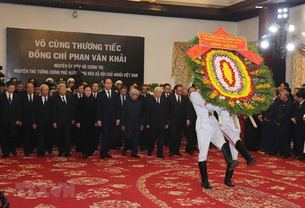 Sáng 20/3, tại Trung tâm Hội nghị Quốc tế (Hà Nội), Hội trường Thống Nhất (Thành phố Hồ Chí Minh), lễ viếng nguyên Thủ tướng Phan Văn Khải theo nghi thức Quốc tang đã diễn ra trọng thể. Ảnh: Trí Dũng/TTXVN