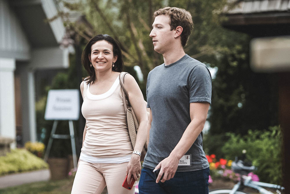 Tài năng của Sandberg cùng với mối quan hệ tốt đẹp và rất đáng tin cậy giữa bà và Zuckerberg tạo cho vị CEO trẻ tuổi sự thoải mái. Bà làm tất cả những thứ mà Zuckerberg không muốn làm để có thể tập trung cho hai thứ yêu thích nhất là sản phẩm và lập trình. Đổi lại, Sandberg có những dịp trở thành gương mặt đại diện cho Facebook ở nhiều nơi, từ diễn đàn kinh tế thế giới ở Davos đến Sun Valley và cả không gian riêng để theo đuổi những hoạt động cá nhân mà điển hình là những câu chuyện xoay quanh cuốn 