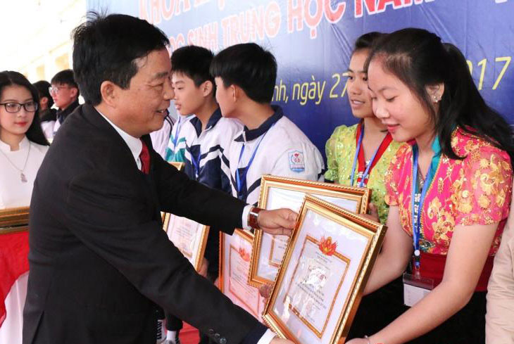 Sản phẩm giành giải Nhất cuộc thi KHKT học sinh trung học cấp tỉnh do Sở GD&ĐT Nghệ An tổ chức tháng 12/2017.